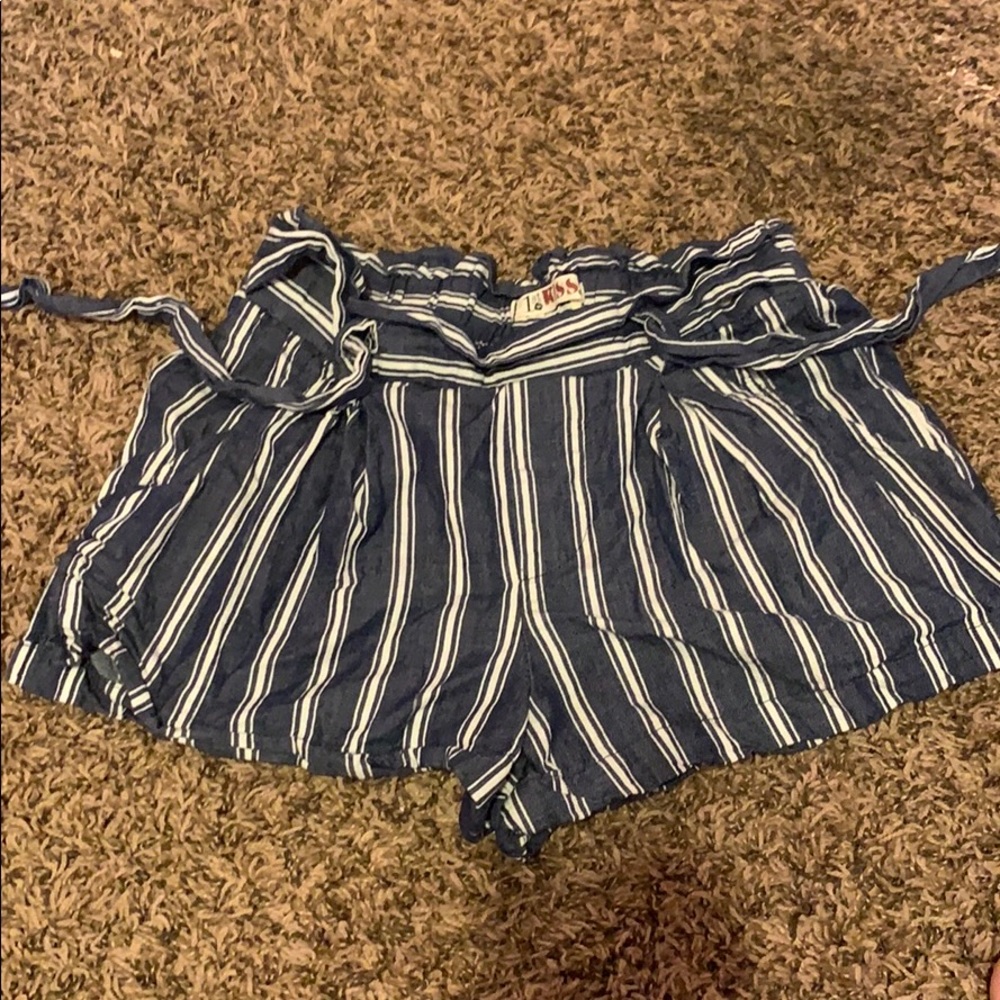 loose shorts with a tie and pockets